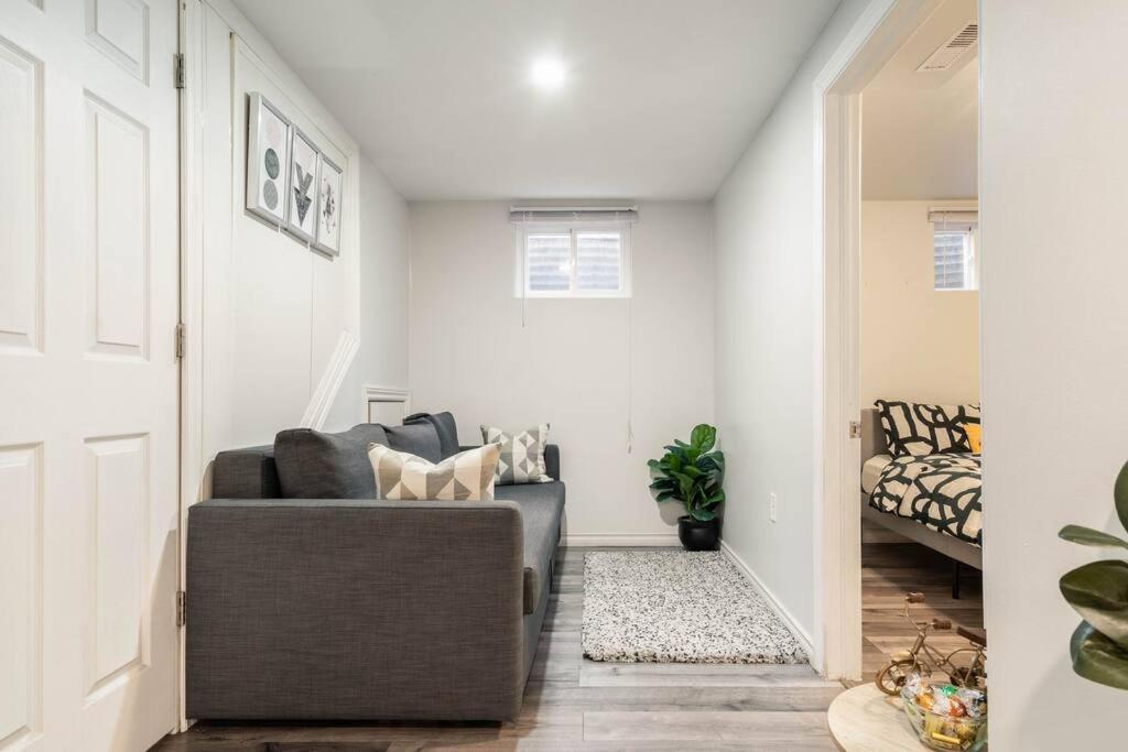 דירות המילטון Cozy Nest Basement Unit מראה חיצוני תמונה