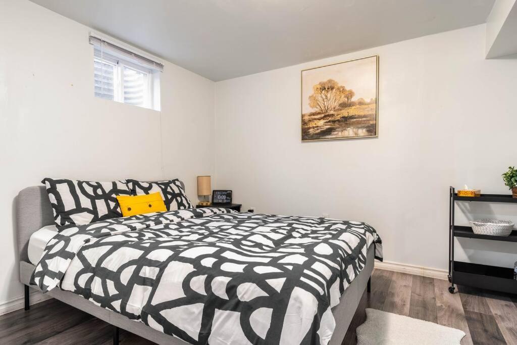 דירות המילטון Cozy Nest Basement Unit מראה חיצוני תמונה