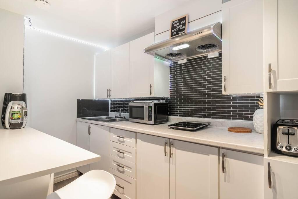 דירות המילטון Cozy Nest Basement Unit מראה חיצוני תמונה