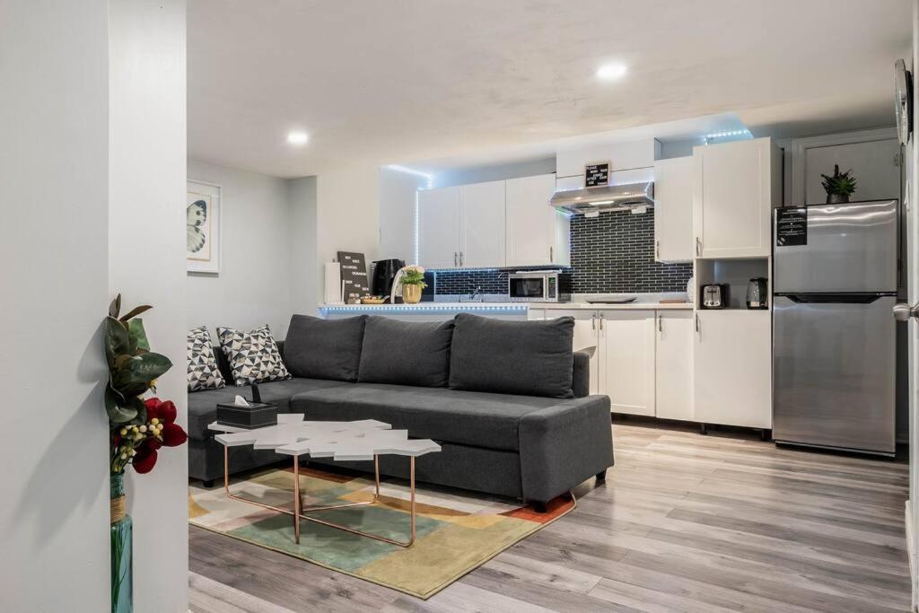 דירות המילטון Cozy Nest Basement Unit מראה חיצוני תמונה