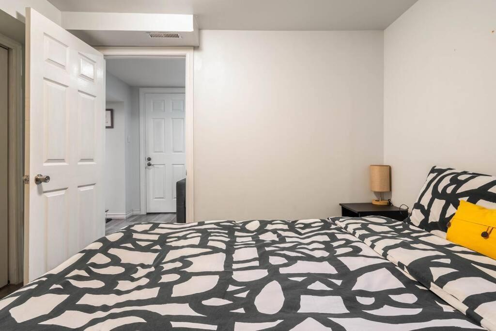 דירות המילטון Cozy Nest Basement Unit מראה חיצוני תמונה