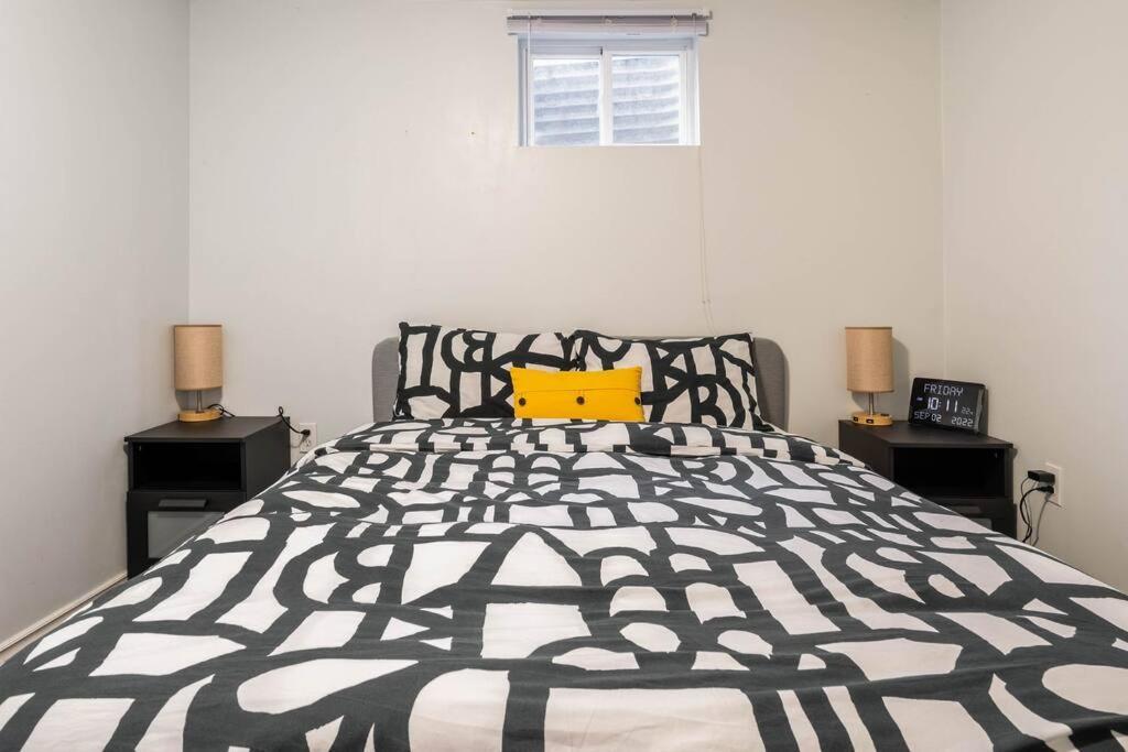דירות המילטון Cozy Nest Basement Unit מראה חיצוני תמונה